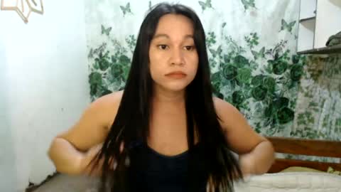 Snapshot of anne_hotaway chatting on 07/20/26, 12:40 anne_hotaway online show from 07/20/26, 12:40