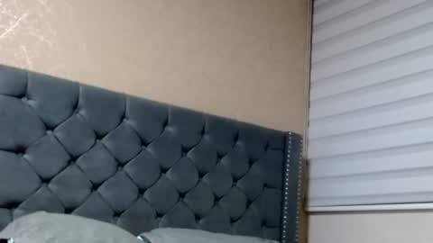 Snapshot of anne_julienne chatting on 07/08/26, 11:42 online show from 07/08/26, 11:42