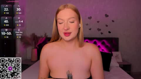 Snapshot of anne_leee chatting on 10/01/25, 12:38 Emma online show from 10/01/25, 12:38