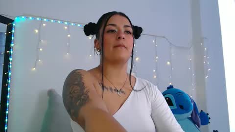 Snapshot of anne_lennon_ chatting on 05/19/26, 04:46 Anne online show from 05/19/26, 04:46