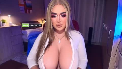 Snapshot of annecalifornia chatting on 11/15/25, 06:44 Anne Hart online show from 11/15/25, 06:44