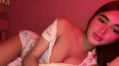 Snapshot of annedee_ chatting on 04/13/26, 09:09 Kim online show from 04/13/26, 09:09