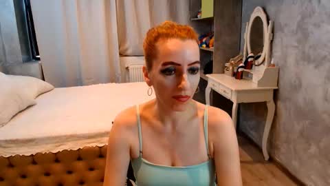 annedevrim online show from 11/18/25, 07:02