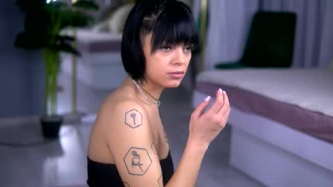 Anne online show from 12/19/25, 05:03