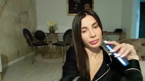 Snapshot of annehotxxx chatting on 04/07/26, 08:09 AnneHotxxx online show from 04/07/26, 08:09