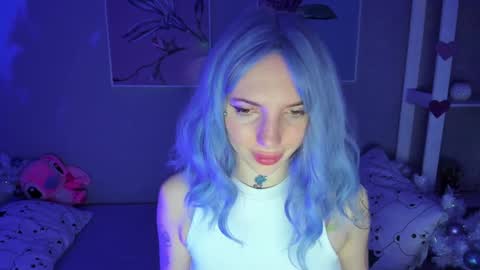 Snapshot of annetenet chatting on 12/20/24, 09:11 Annet online show from 12/20/24, 09:11