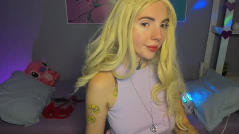 Snapshot of annetenet chatting on 01/27/25, 07:35 Annet online show from 01/27/25, 07:35