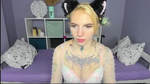 Snapshot of annetenet chatting on 02/07/25, 07:29 Annet online show from 02/07/25, 07:29