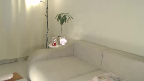 Snapshot of annett chatting on 01/08/25, 02:03 Annett online show from 01/08/25, 02:03