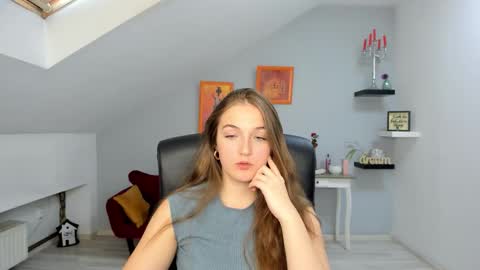 annewilsonn online show from 11/11/25, 12:05