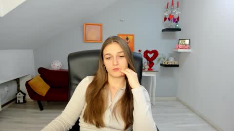 annewilsonn online show from 02/10/26, 12:31