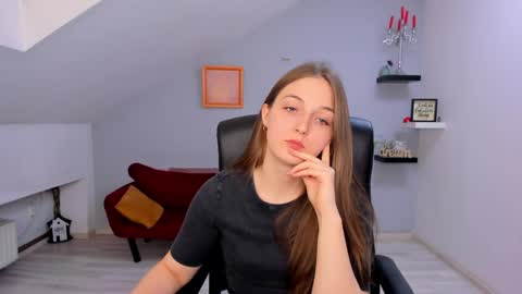 annewilsonn online show from 04/14/26, 12:22