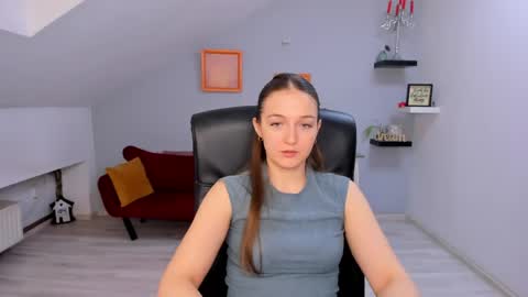 annewilsonn online show from 04/21/26, 11:05