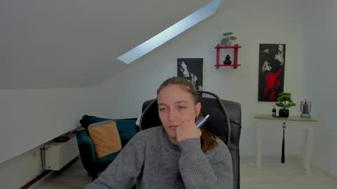 Snapshot of annewilsonn chatting on 05/04/26, 05:36 annewilsonn online show from 05/04/26, 05:36