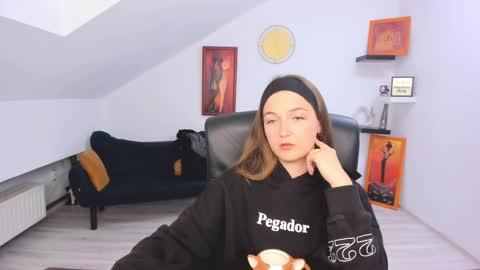 Snapshot of annewilsonn chatting on 06/03/26, 06:27 annewilsonn online show from 06/03/26, 06:27