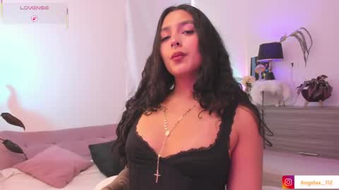 Snapshot of anngel_1 chatting on 05/21/26, 04:25 Angel online show from 05/21/26, 04:25