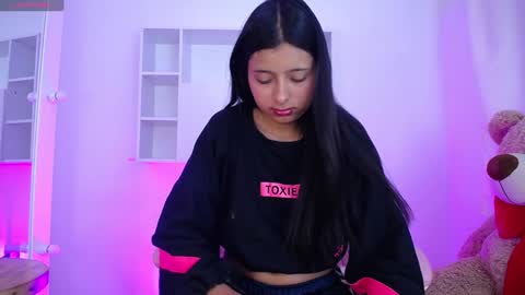 Anni online show from 01/31/25, 10:31