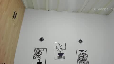 annie_barozzi online show from 04/28/26, 12:10