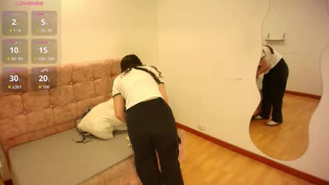 Snapshot of annie_bonnie_ chatting on 02/26/26, 11:31 Annie Bonnie online show from 02/26/26, 11:31