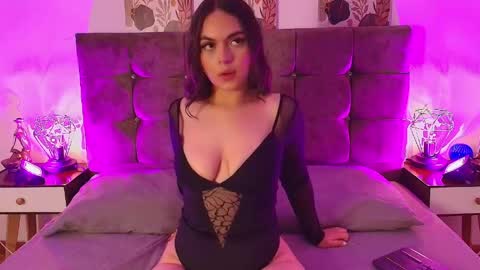 Snapshot of annie_bonnie_ chatting on 05/15/26, 11:39 Annie Bonnie online show from 05/15/26, 11:39