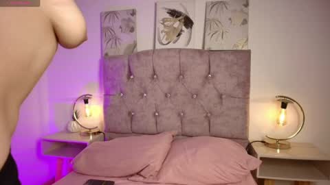 Snapshot of annie_bonnie_ chatting on 06/03/26, 11:35 Annie Bonnie online show from 06/03/26, 11:35