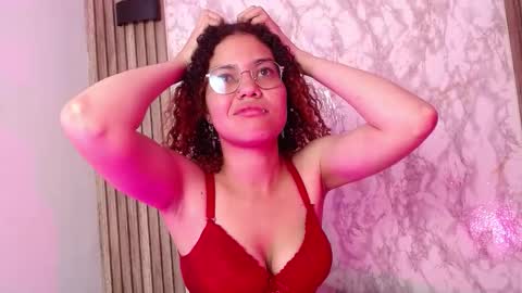 annie_chers online show from 11/18/25, 04:17