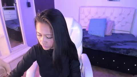 annie_clarrk online show from 11/15/25, 05:27