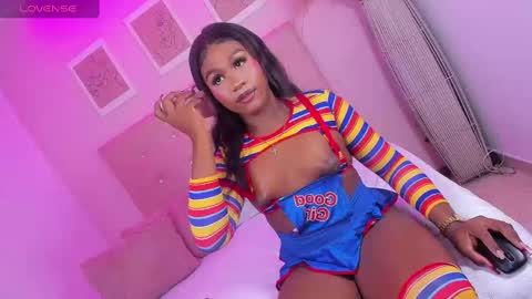 annie_dolce_ online show from 10/30/25, 10:43