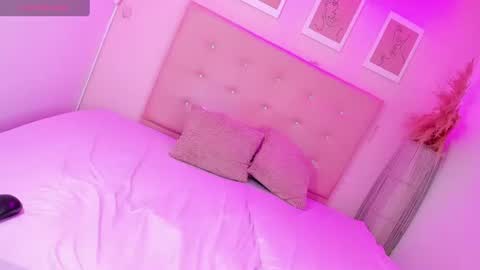 annie_dolce_ online show from 07/15/26, 02:00