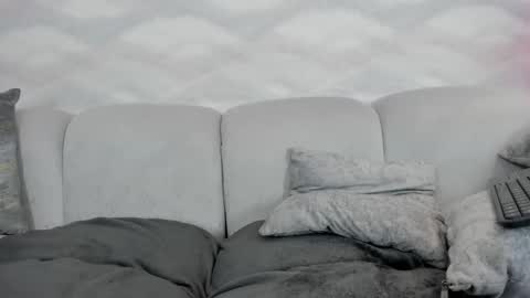 im annie   online show from 11/19/25, 01:33