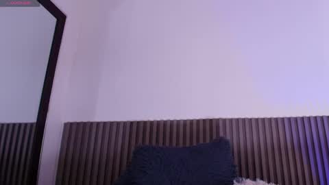 Annie online show from 04/21/26, 01:42