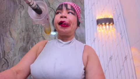 annie_wigg_ online show from 09/24/25, 03:10