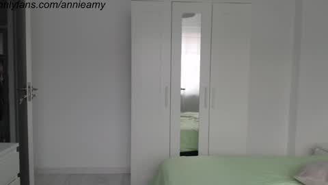 Snapshot of annieamy chatting on 01/10/25, 02:13 Annie online show from 01/10/25, 02:13