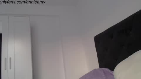 Snapshot of annieamy chatting on 02/12/25, 03:16 Annie online show from 02/12/25, 03:16