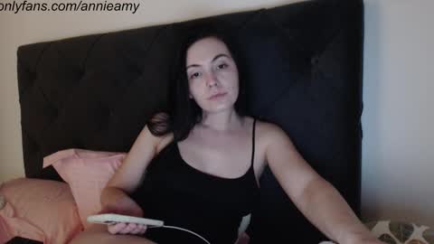 Snapshot of annieamy chatting on 02/24/25, 07:52 Annie online show from 02/24/25, 07:52
