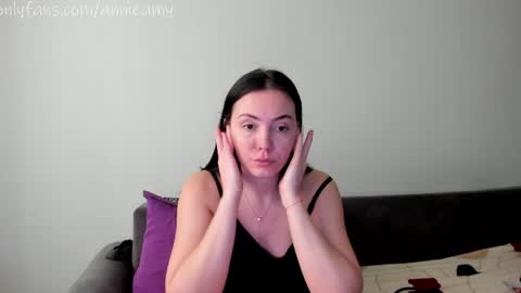 Annie online show from 04/16/26, 11:11