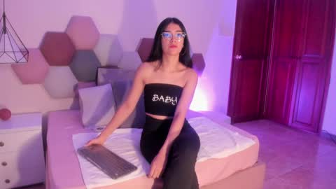 Annie Bluee online show from 06/08/26, 01:00