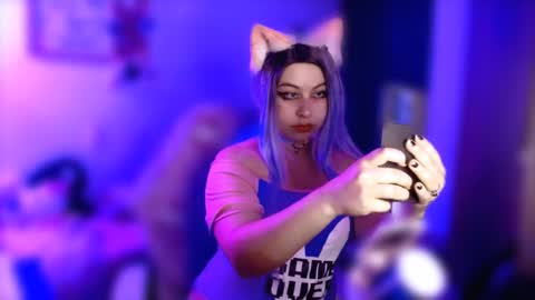 Snapshot of anniedkitty chatting on 11/14/25, 11:02 Annie Katzura new acount online show from 11/14/25, 11:02