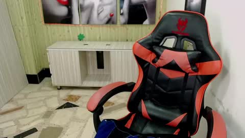 Anniee online show from 01/17/25, 05:51