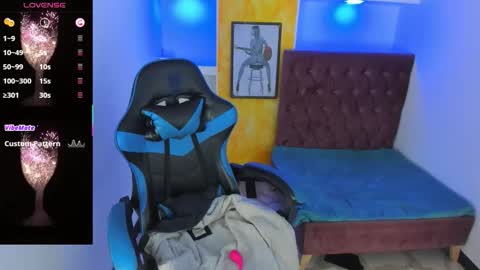 Anniee online show from 11/25/25, 01:11