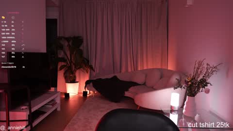 Snapshot of anniehillofficial_ chatting on 01/21/25, 07:17 anniehillofficial_ online show from 01/21/25, 07:17