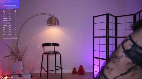 Snapshot of anniehillofficial_ chatting on 12/14/25, 10:14 anniehillofficial_ online show from 12/14/25, 10:14