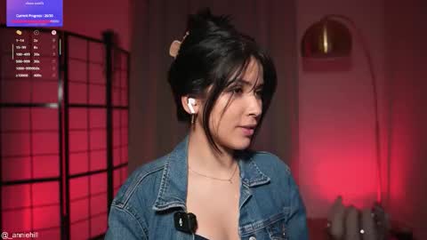 Snapshot of anniehillofficial_ chatting on 02/07/26, 09:18 anniehillofficial_ online show from 02/07/26, 09:18