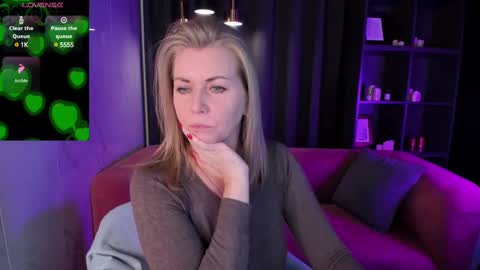 Annie online show from 02/25/25, 05:52