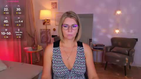 Snapshot of annielight chatting on 07/27/26, 06:31 Annie online show from 07/27/26, 06:31