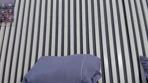 annieluv_ online show from 10/31/25, 04:35