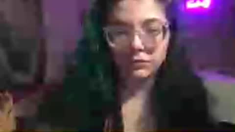 Snapshot of anniemarie445 chatting on 07/18/26, 03:11 Darlingskiesxo online show from 07/18/26, 03:11