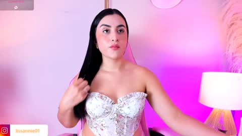 Snapshot of anniemorgan01 chatting on 01/31/25, 11:24 Annieliss online show from 01/31/25, 11:24