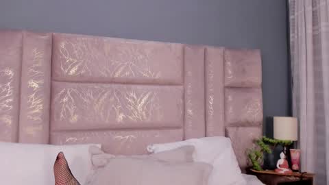 Annie online show from 10/21/25, 11:44