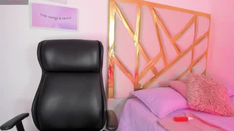 ANNIE  online show from 04/21/26, 09:17